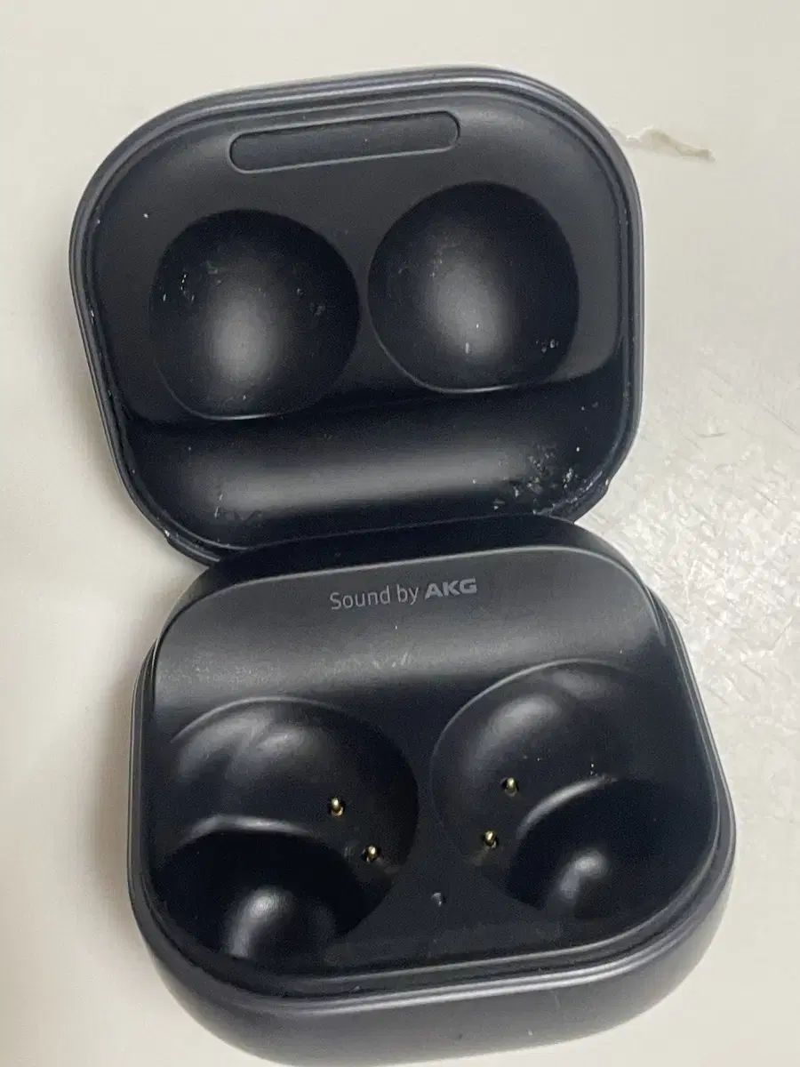 Samsung In-Ear Charging Case