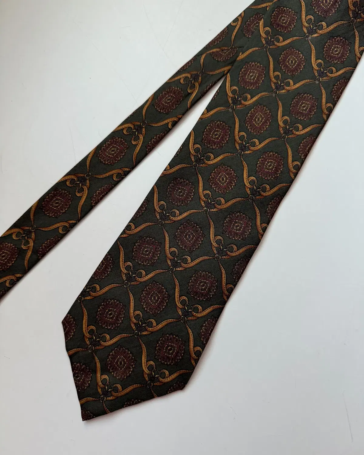 Pattern necktie