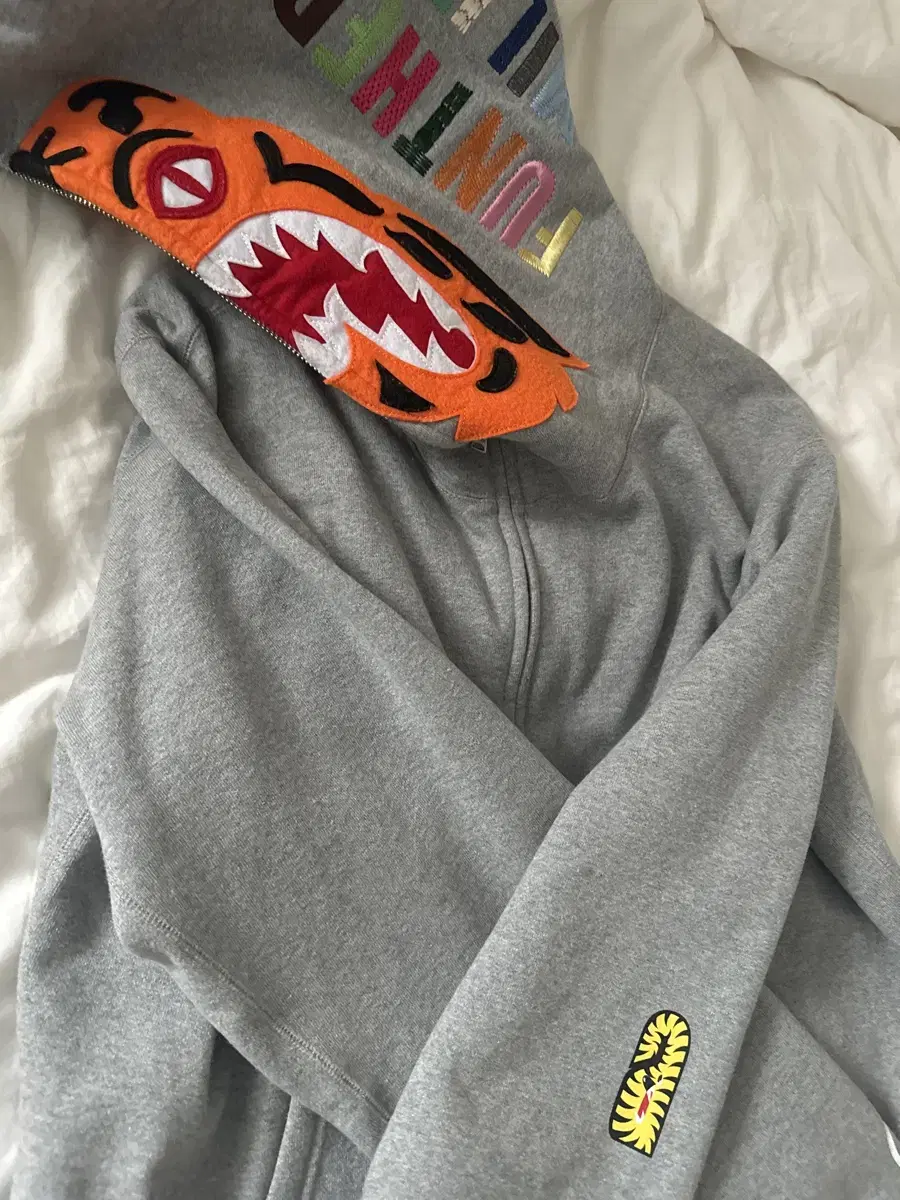 Vape 24 SS gray tiger hoodie hoodie for sale XL