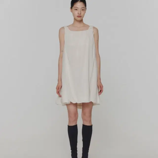 (택달린 새상품) 아모멘토 SHEER VOLUME MINI DRESS