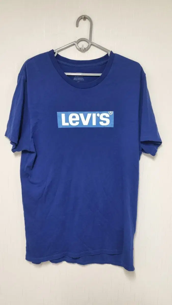 Levi's Vahn Tee size L (chest 51) in excellent condition