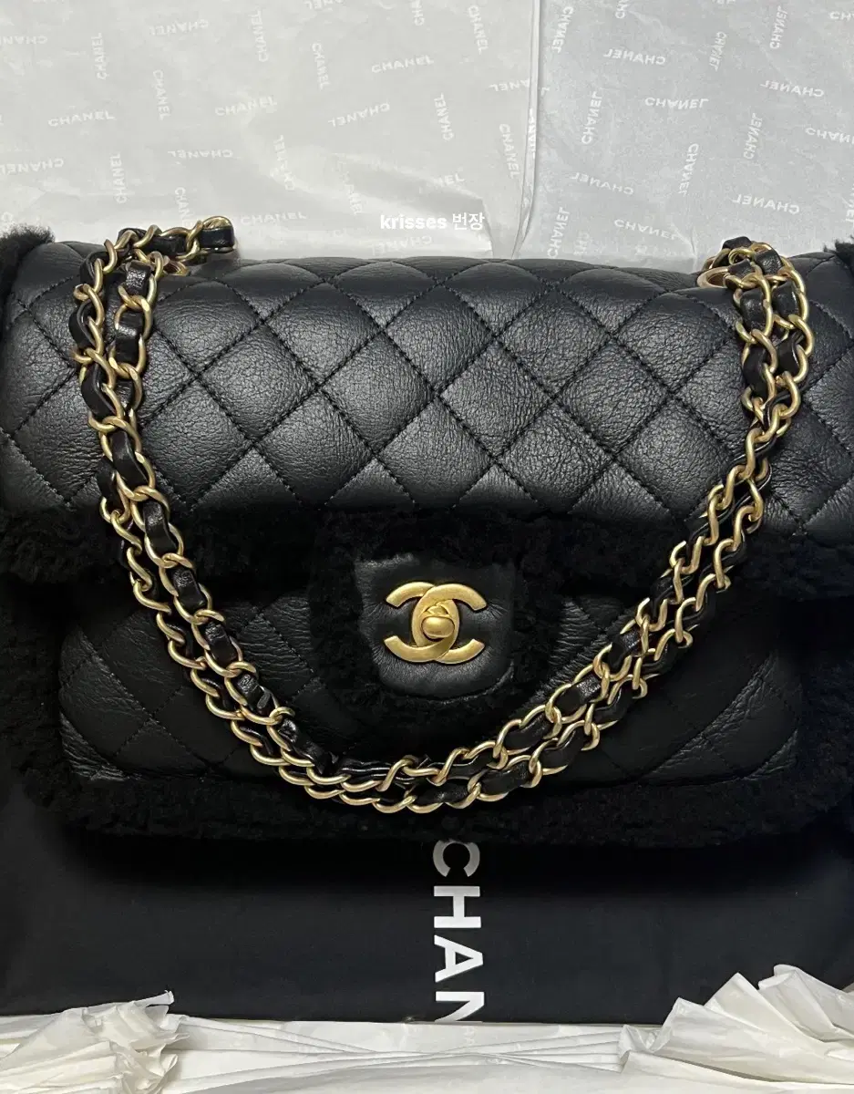 (Full box/embedded chip) Chanel Classic Fur Bag