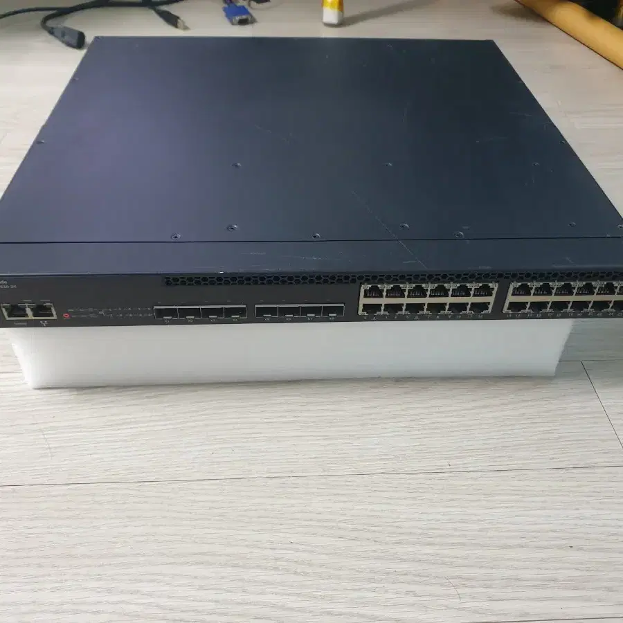 브로케이드 40G 10G 스위치 - Brocade ICX 6610-24