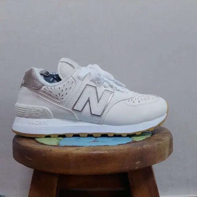 225 / NEWBALANCE (뉴발란스) 정품 여성 574 운동화