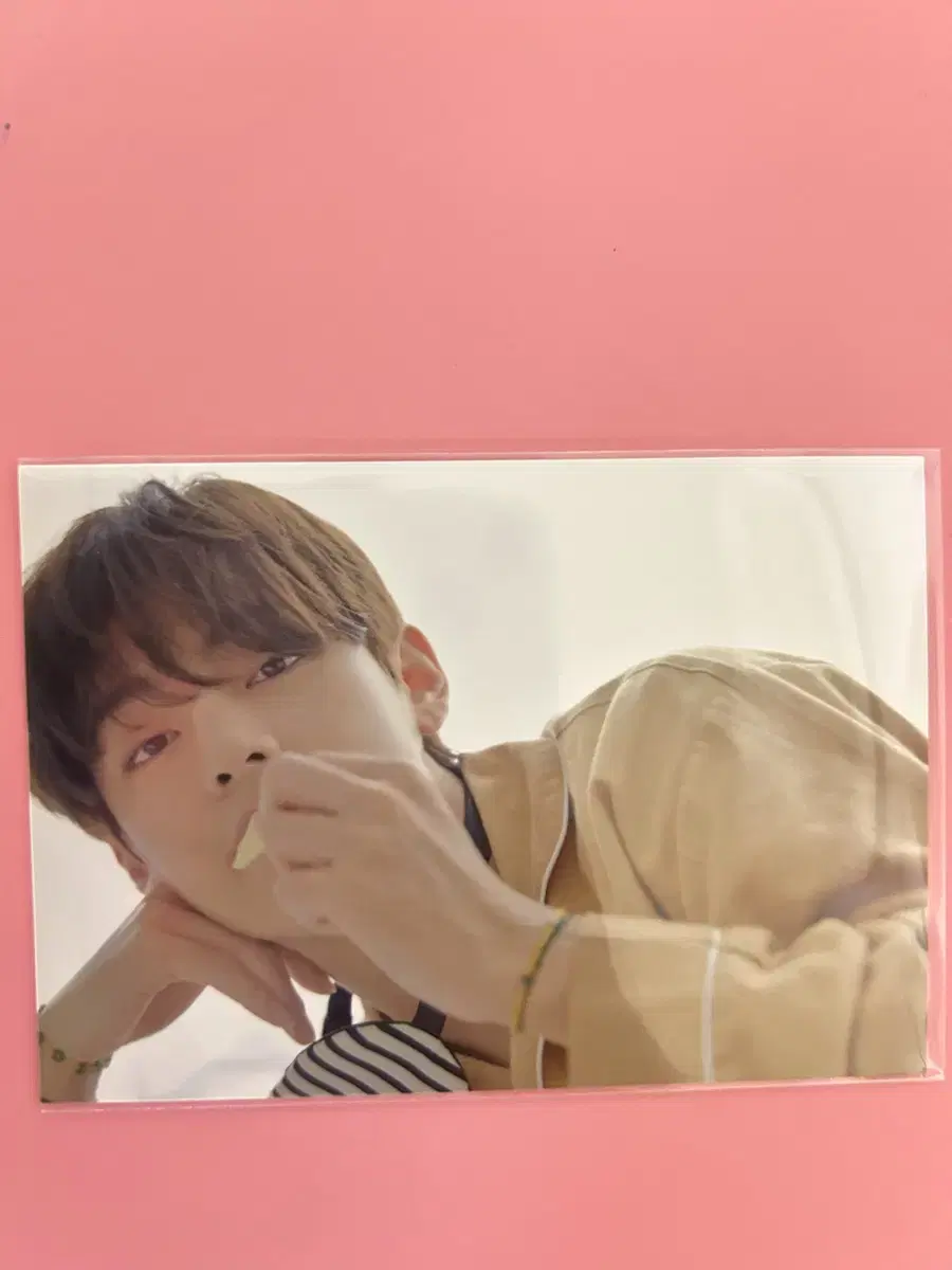 Busan Old Tucum Taehyung PajamasPhotocard