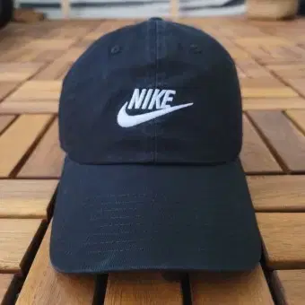 Nike Heritage 86 hat size M sells (brand new)