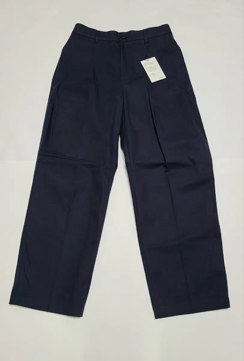 < 새상품 > Beyond the Key Chino Silhouette Pants