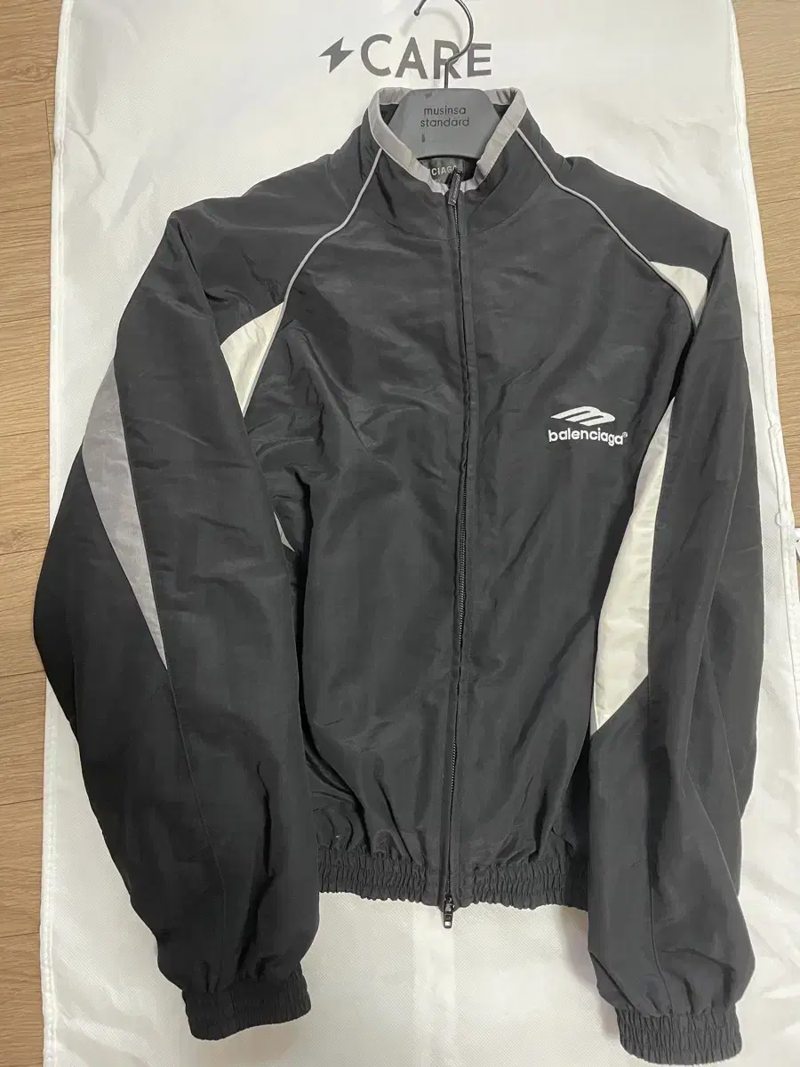 New Balenciaga 3B Sport ikon Track Jacket Black New M sells