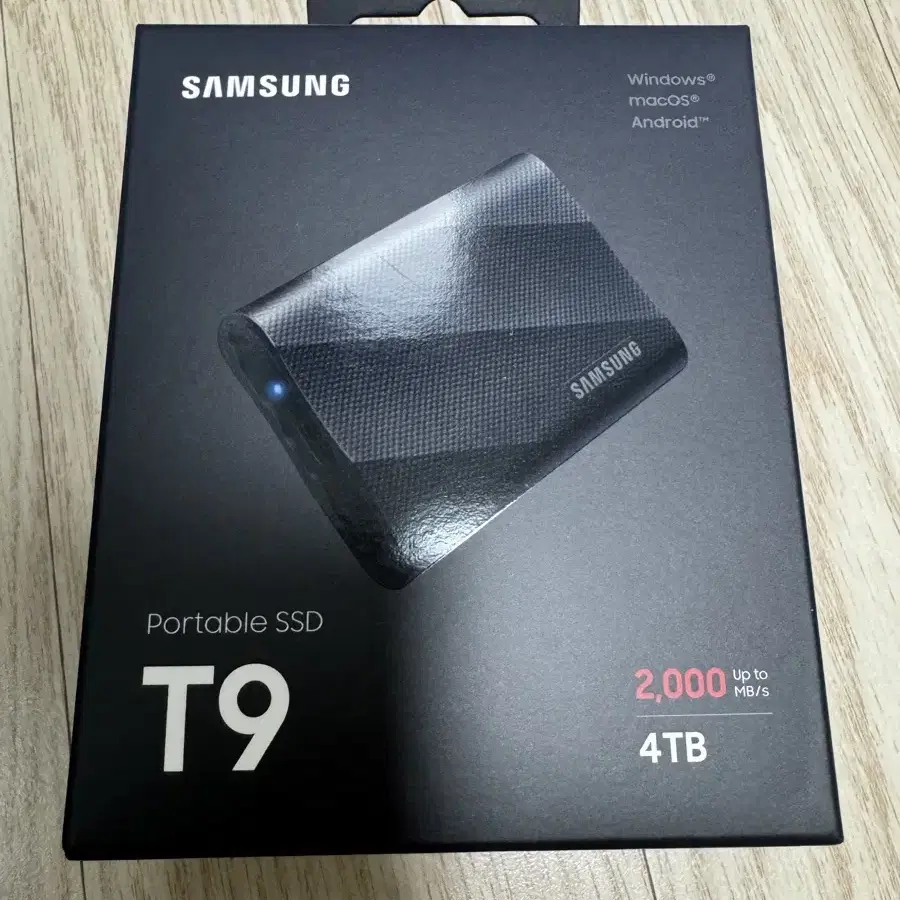 삼성 T9 4TB 외장 ssd 새제품 팝니다.