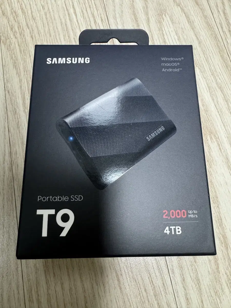 삼성 T9 4TB 외장 ssd 새제품 팝니다.