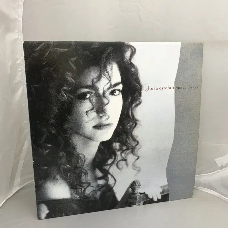 GLORIA ESTEFAN LP / C1020