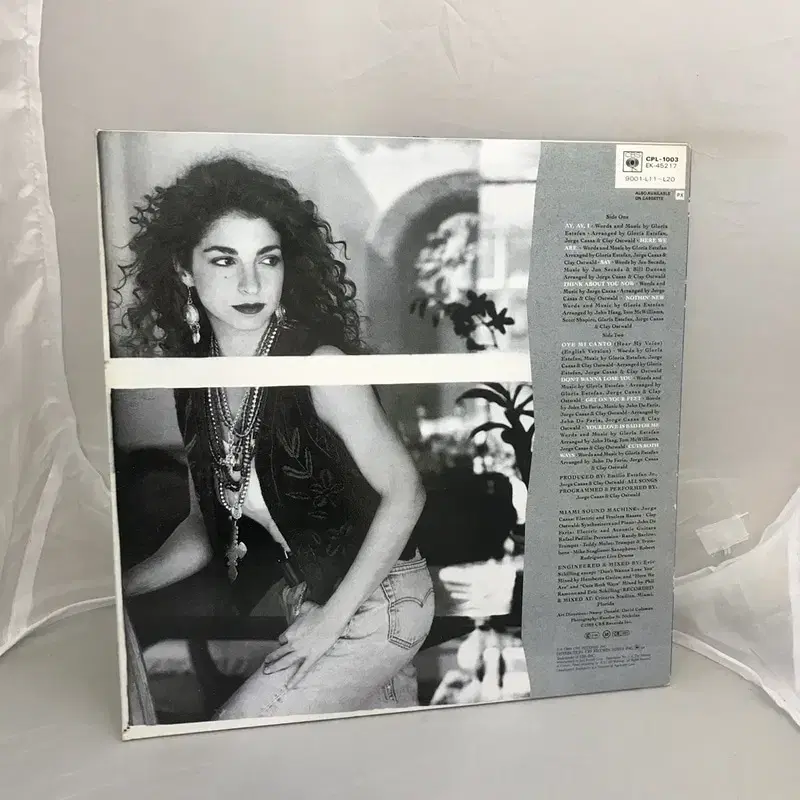 GLORIA ESTEFAN LP / C1020