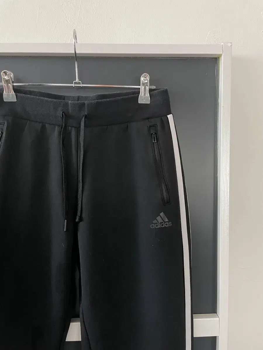 [28] Adidas Training Jogger Pants