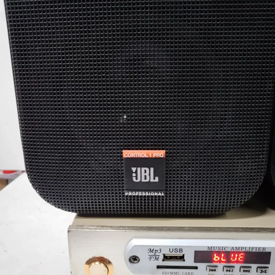 2채널 앰프 1대 jbl 스피커 컨트롤 1프로 2대 팝니다