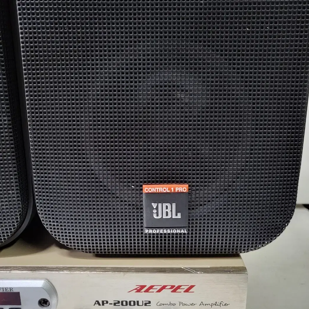 2채널 앰프 1대 jbl 스피커 컨트롤 1프로 2대 팝니다