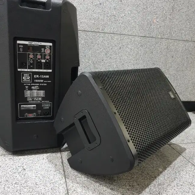 JBL eon615 못지않은 액티브 앰프 내장형 스피커 ER-15AW