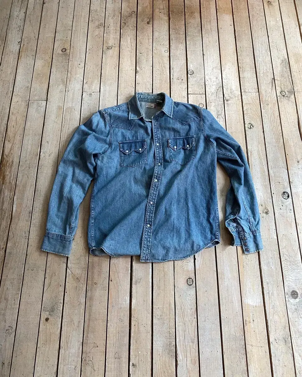 95) Levi's Western Zhongcheng Vintage Distressed Denim Jeans Shirt Southern