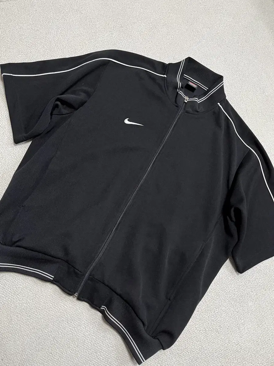 Nike Old School Short Sleeve Zip-up Jacket 110