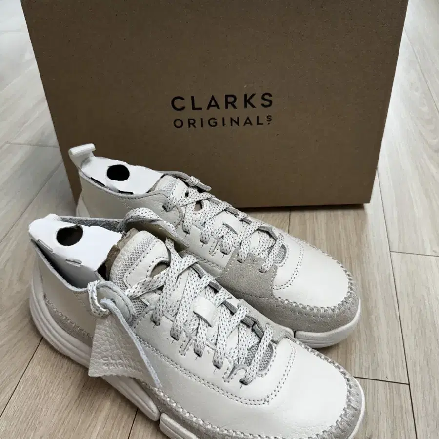 CLARKS 트리제닉 레볼루션 웰트화 새 상품