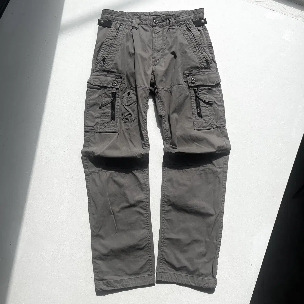 [30] Armani Exchange Multi-Pocket Cargo Pants