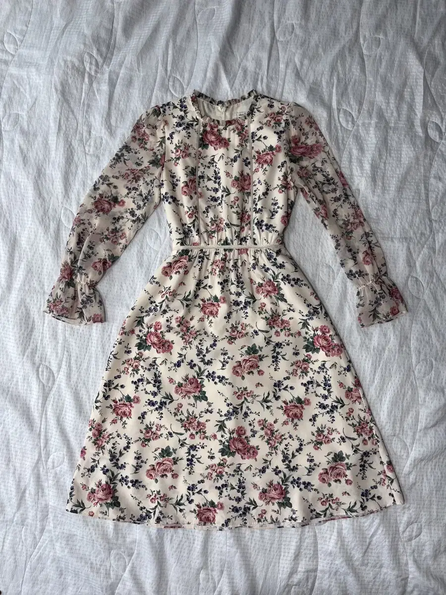 [Free]ROEM Flower ONEPIECE