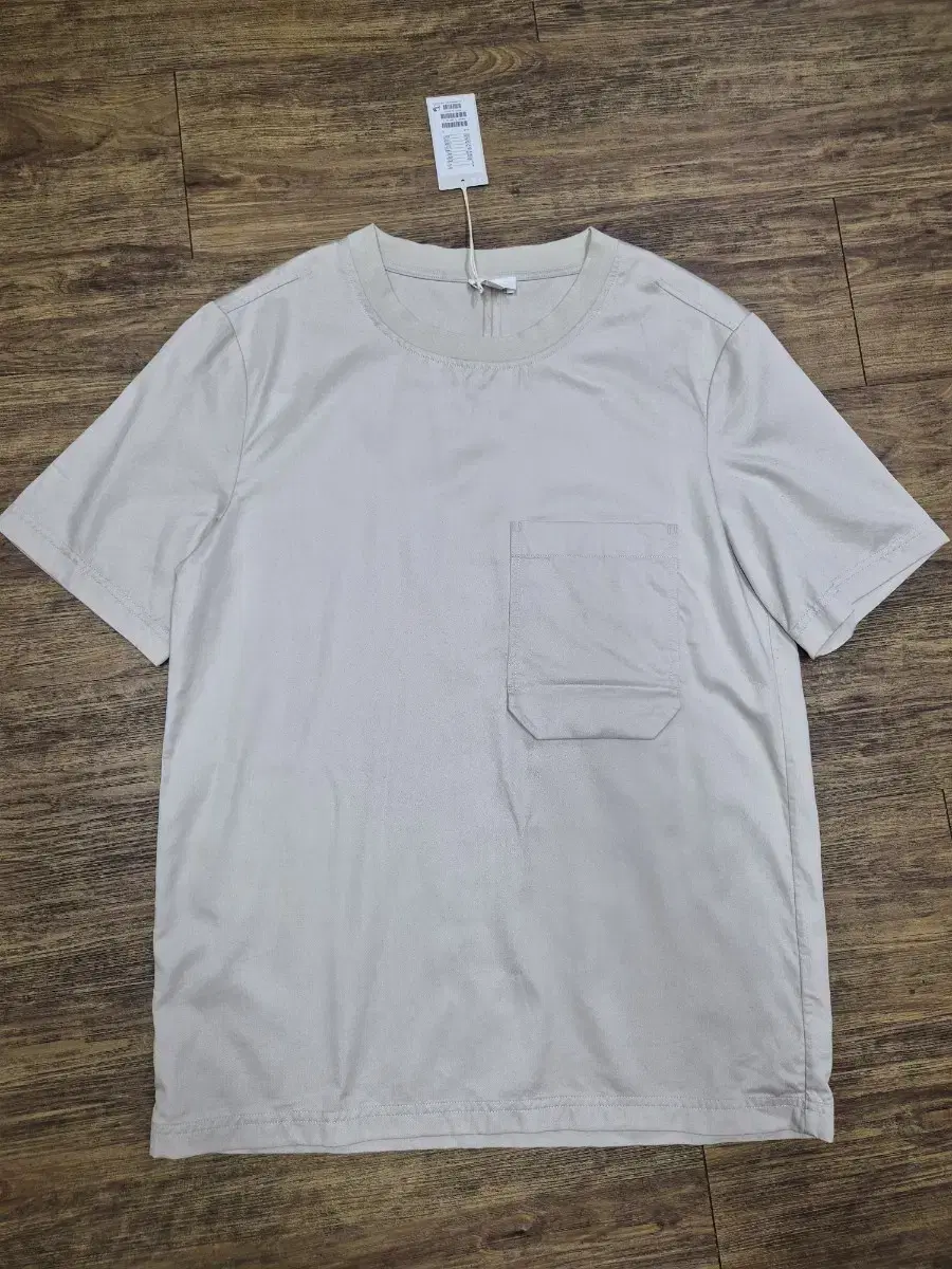 COS Round pocket short sleeve unused