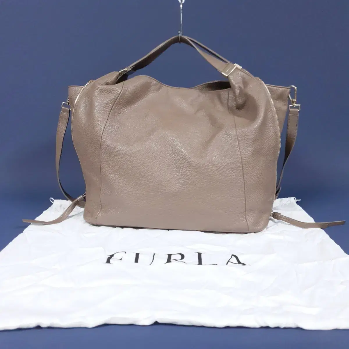 훌라(FURLA) 여성 소가죽 숄더백 핸드백 호보백 가방