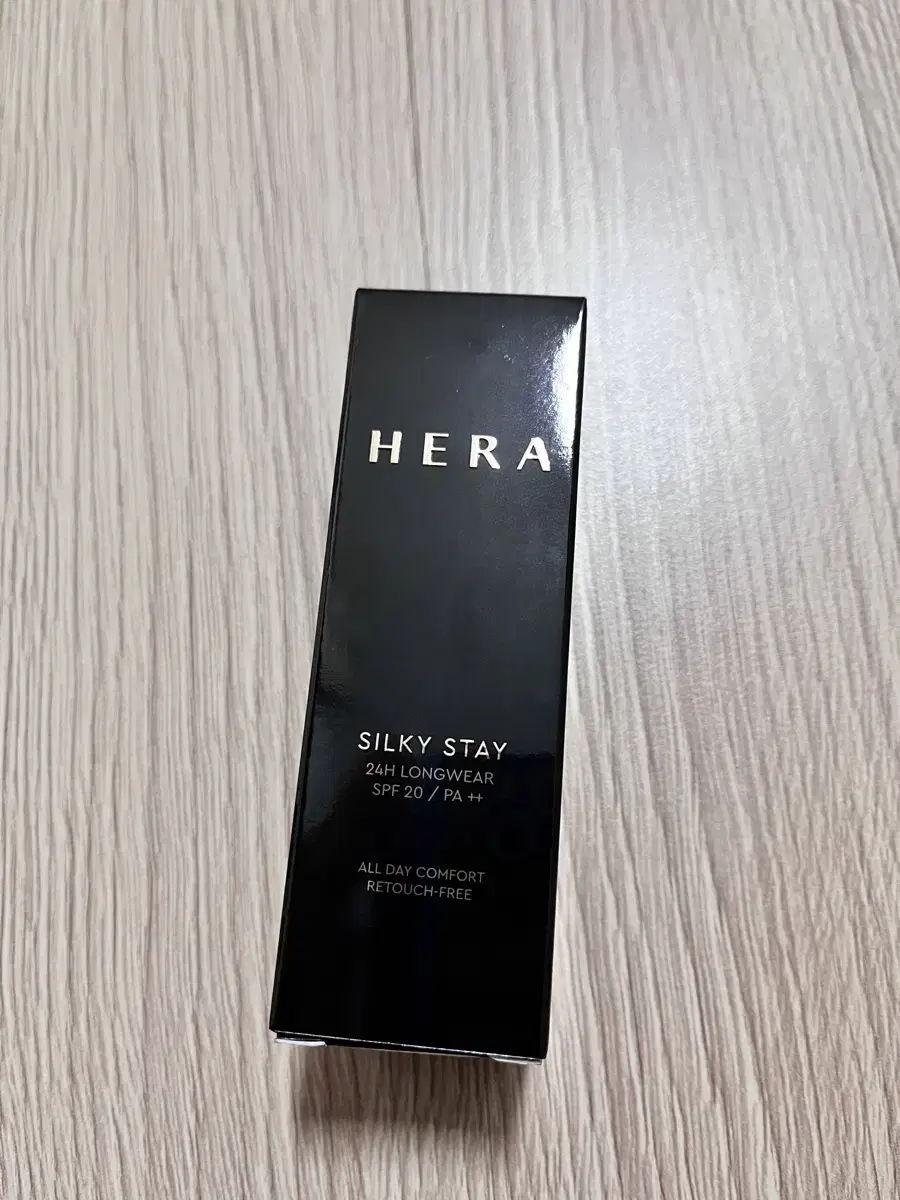 HERA Silky Stay Foundation