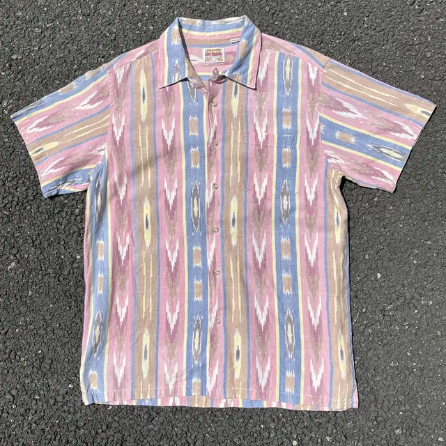 LEVI'S native pattern shirt