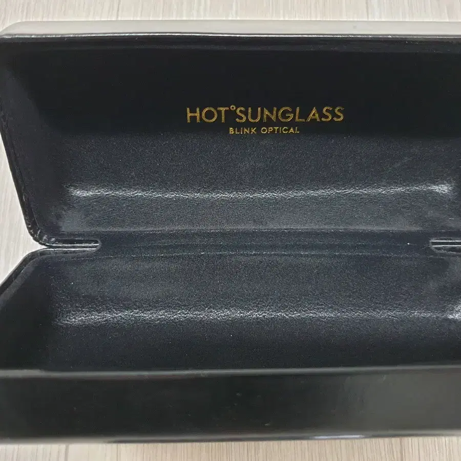 HOTSUNGLASS 케이스