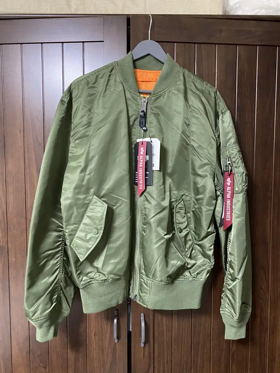 Alpha Industries / MA-1 Loose Fit / S (100-105)