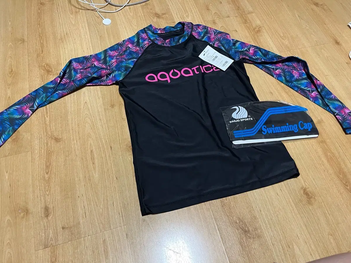 Aquatica Rashguard Top 90+ Swimming Cap