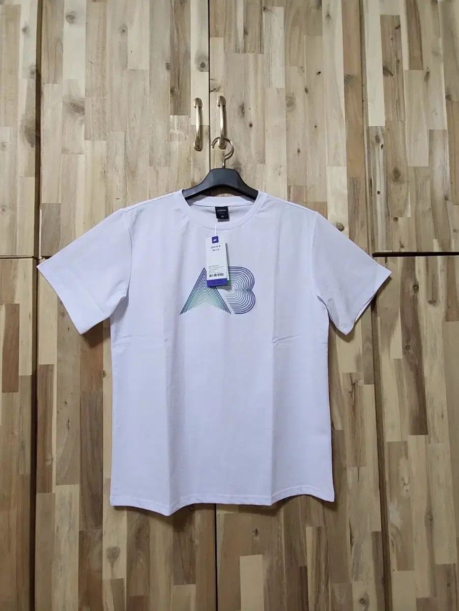 Avenue Bloo/Functional T-shirt 105" (new)