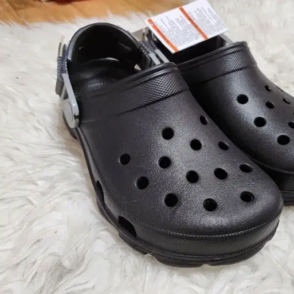 CROCS 크록스클로그남녀공용M5 W7약235에서 240정도