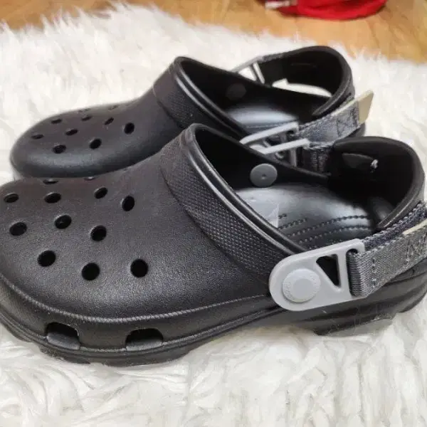 CROCS 크록스클로그남녀공용M5 W7약235에서 240정도