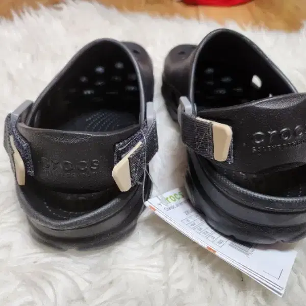 CROCS 크록스클로그남녀공용M5 W7약235에서 240정도