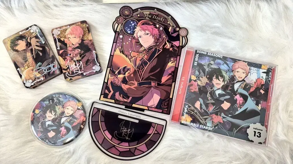 Mikashu album acrylic Korota Badge in Bulk