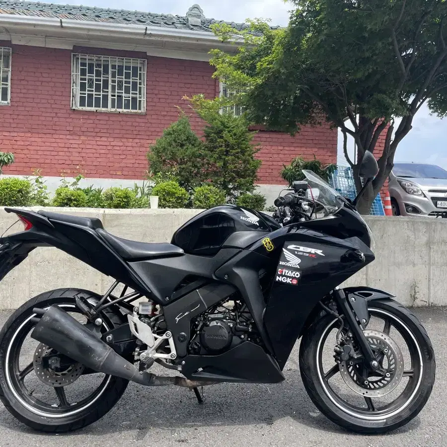 14년식 cbr125 판매합니다.