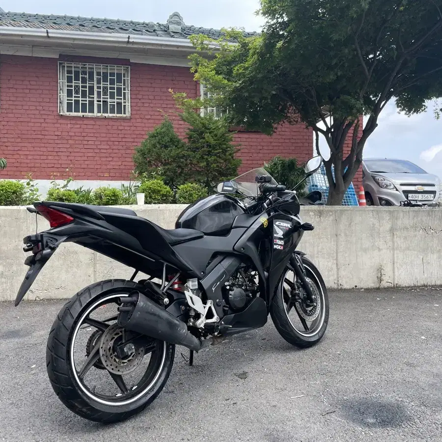 14년식 cbr125 판매합니다.