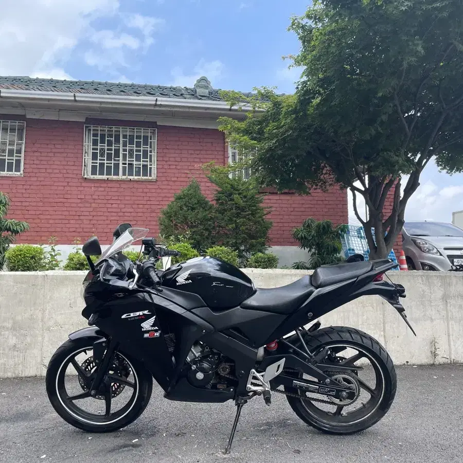 14년식 cbr125 판매합니다.