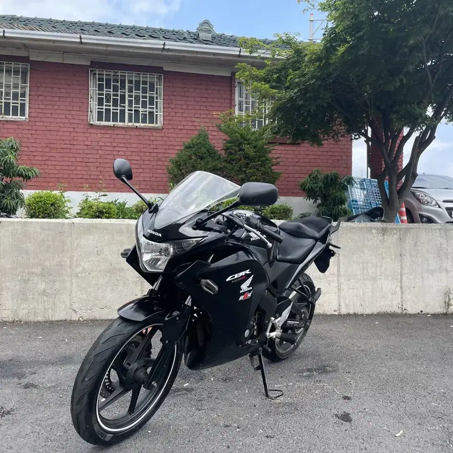 14년식 cbr125 판매합니다.