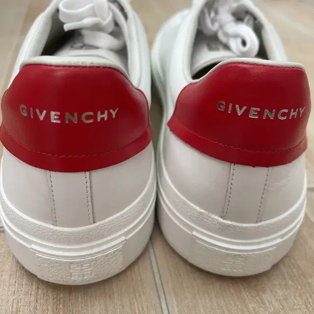 지방시 Givenchy 정품 스니커즈