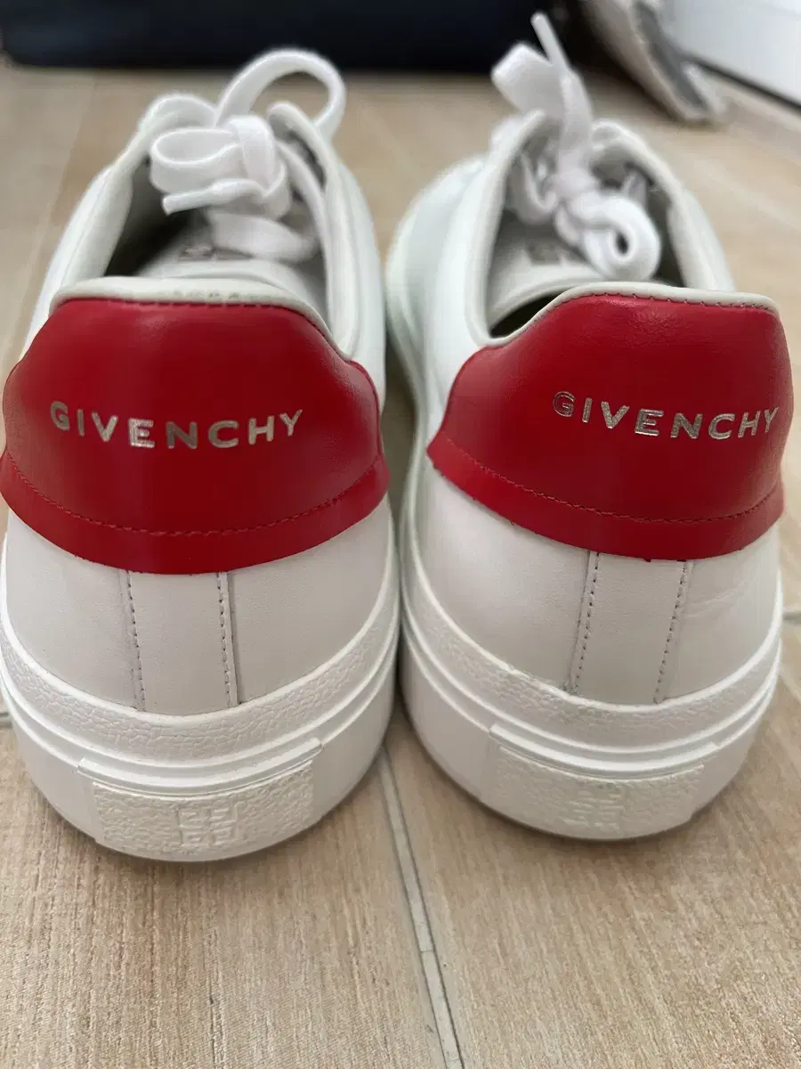 지방시 Givenchy 정품 스니커즈