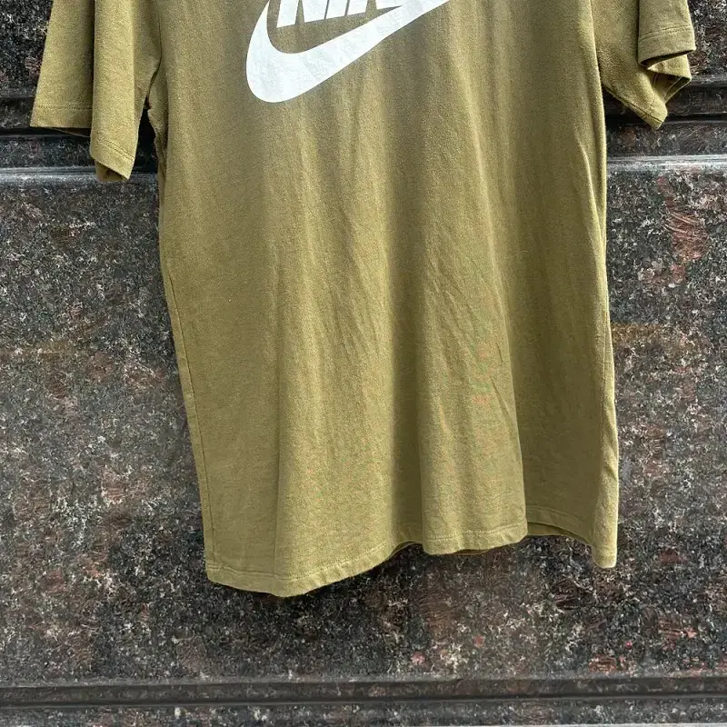 nike 나이키 베이직 로고 카키 반팔티