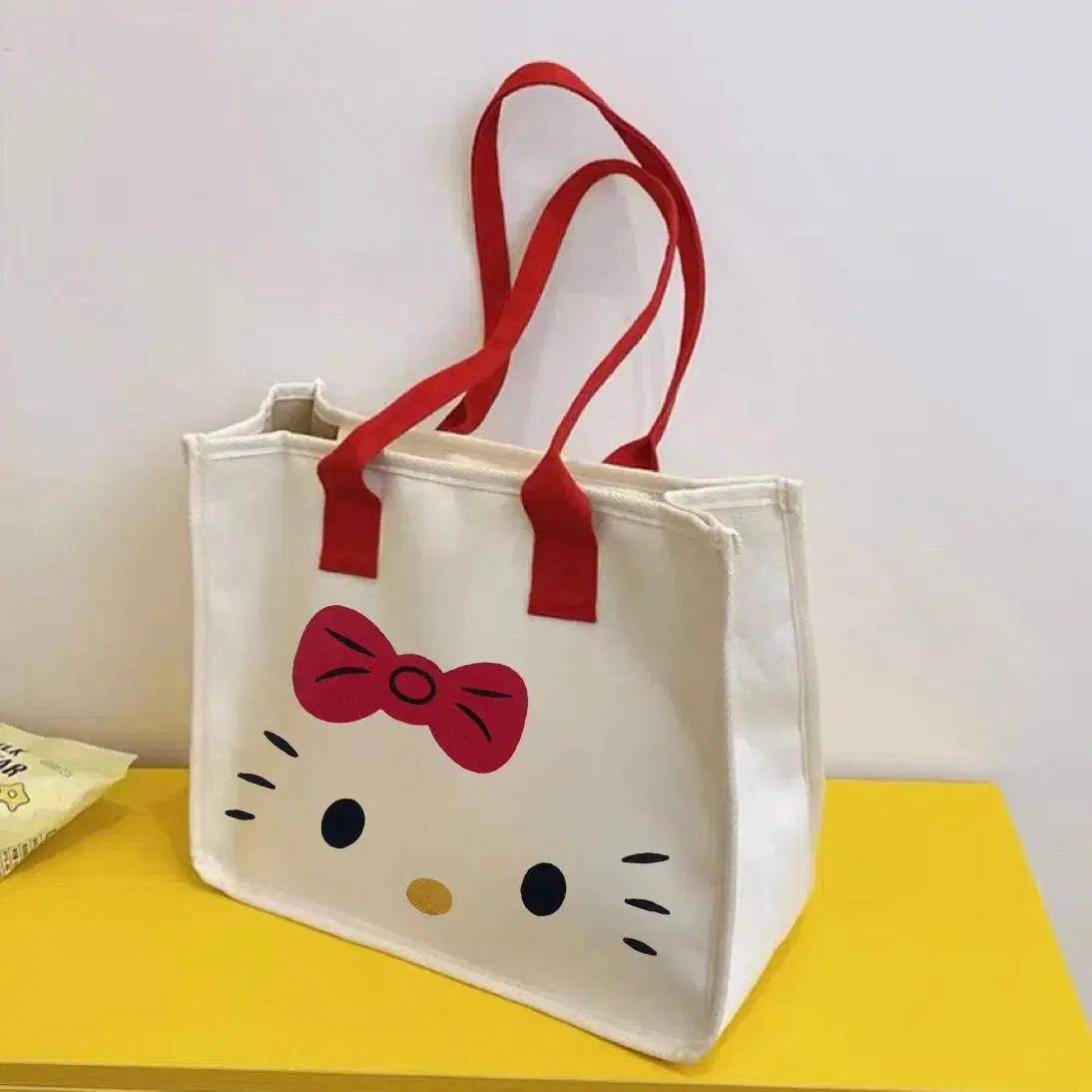 Hello kitty크로스팩  손가방