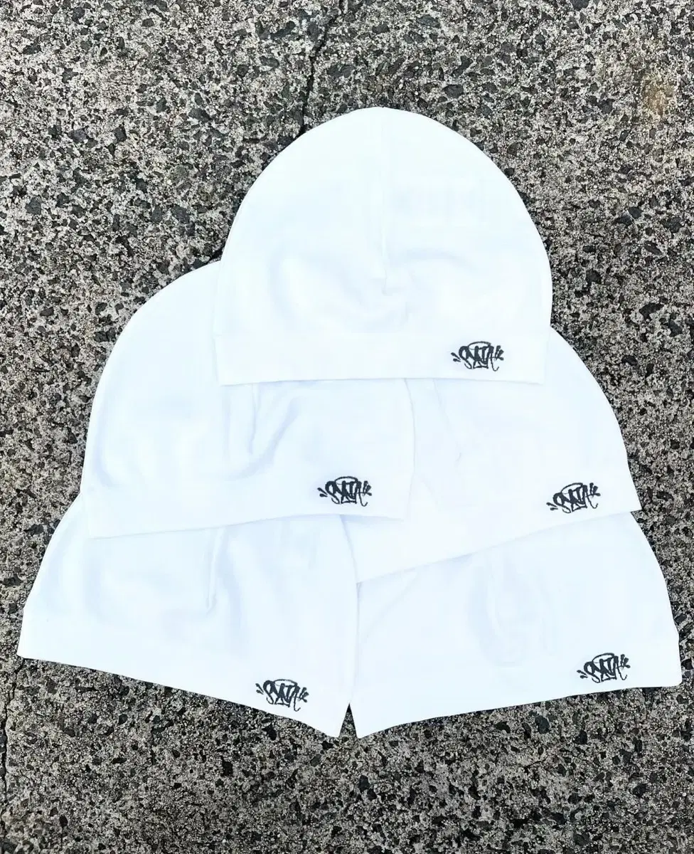 Syna world white beanie 시나월드 화이트 비니