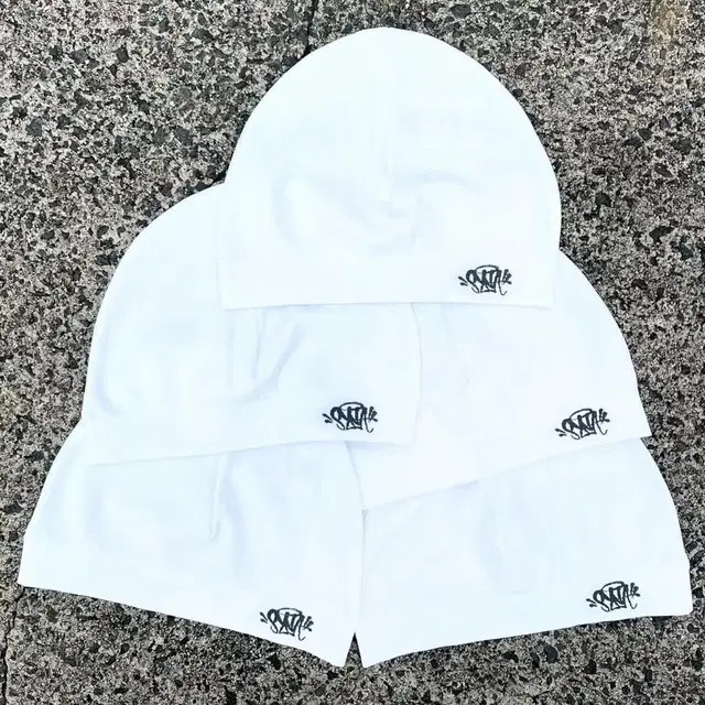 Syna world white beanie 시나월드 화이트 비니