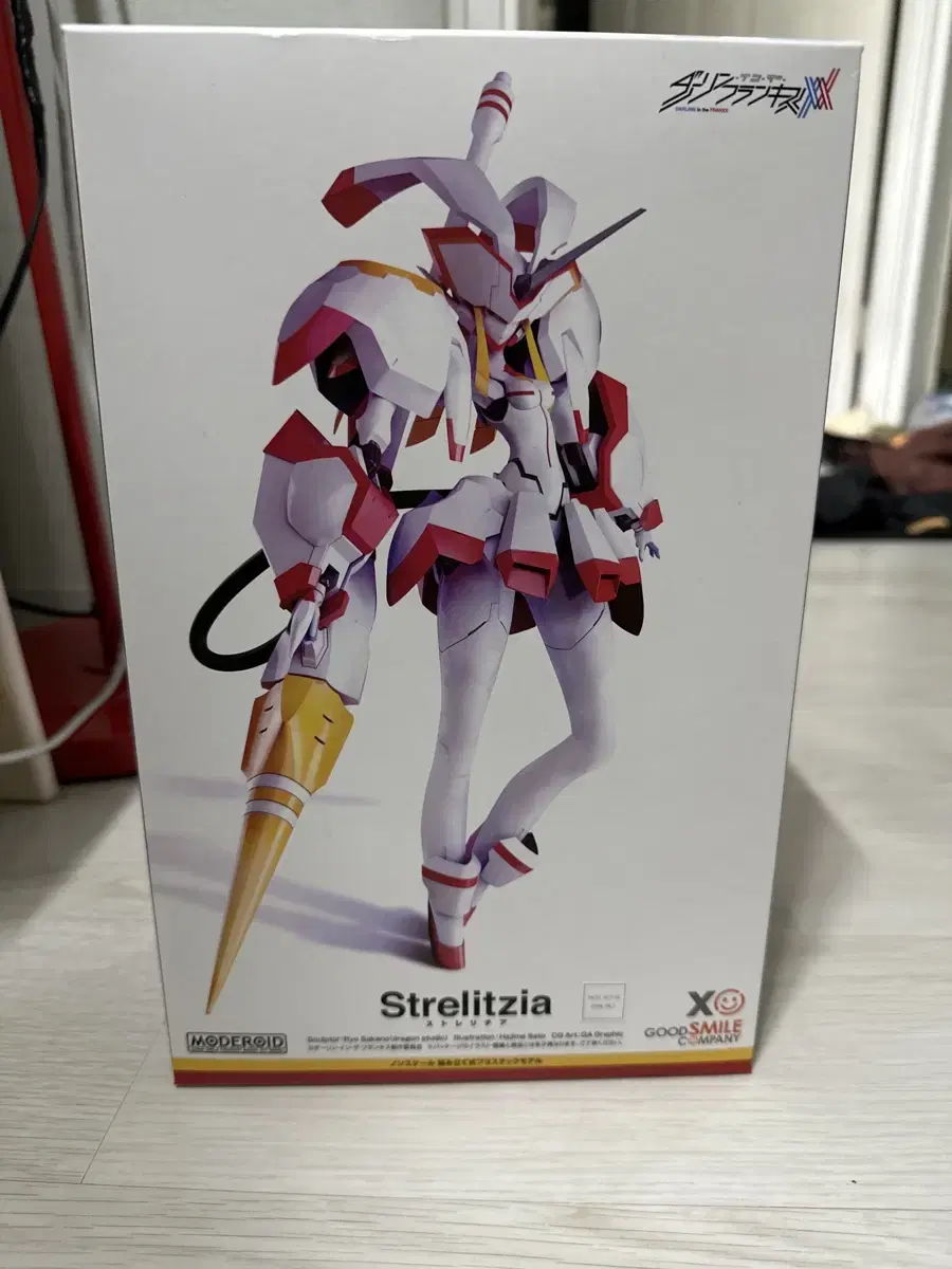 Moderoid Strelitzia