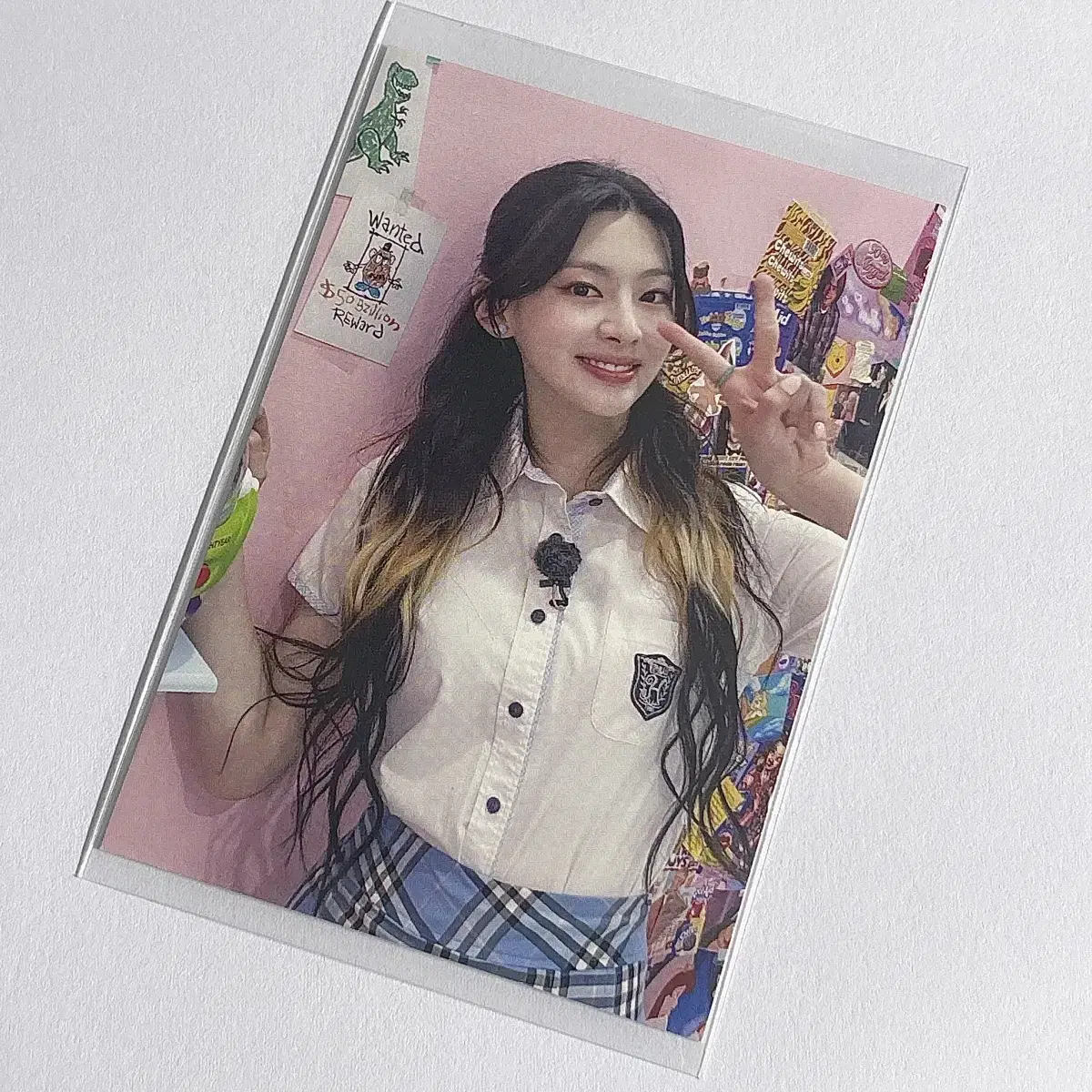 Stayc seeun sunglasses tower record photocard sells~!