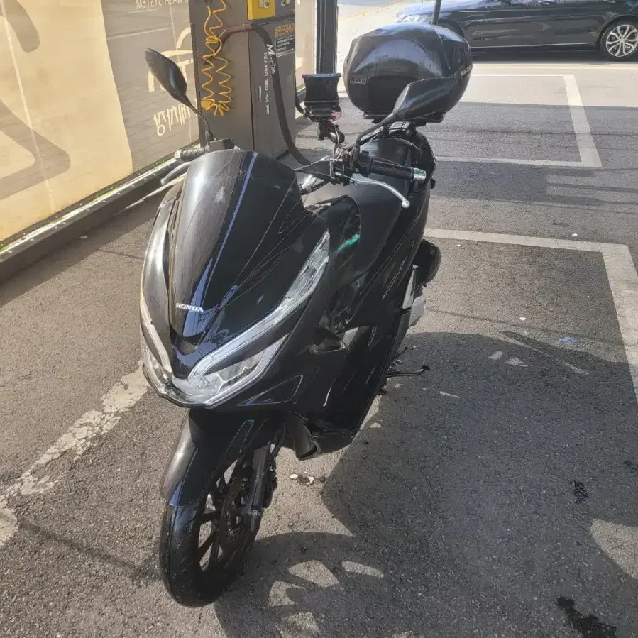 pcx 20년식  8000km 잘나가고 무사고차